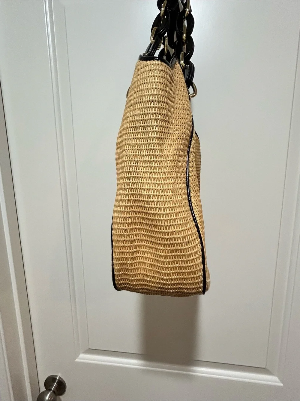 Michael Kors Straw Shoulder Purse in Tan with Black Chain handles. Nice